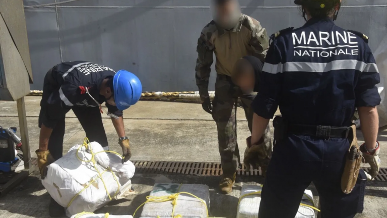 Πλοίο ελληνικών συμφερόντων με μεγάλη ποσότητα κοκαΐνης 