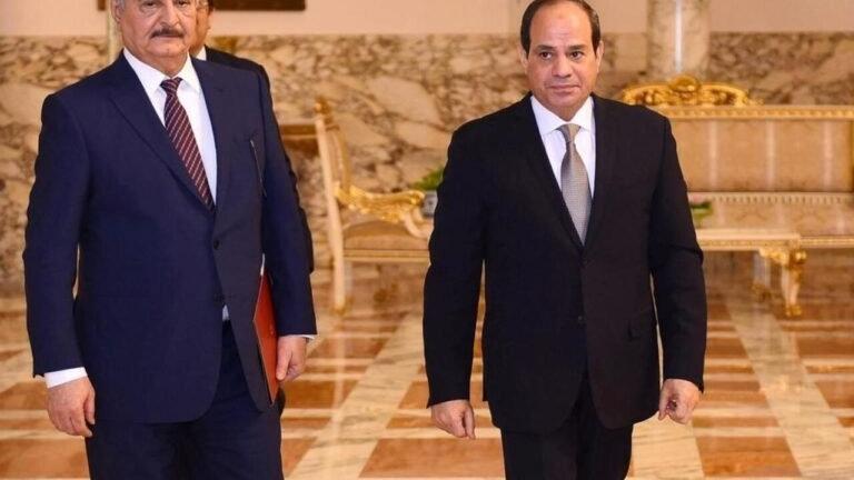 Σε συνάντηση υψηλού συμβολισμού στο Κάιρο, ο Πρόεδρος της Αιγύπτου συναντήθηκε με τον στρατάρχη Χαφτάρ, με βασικό θέμα τη δυνατότητα οριοθέτησης της Αποκλειστικής Οικονομικής Ζώνης (ΑΟΖ).