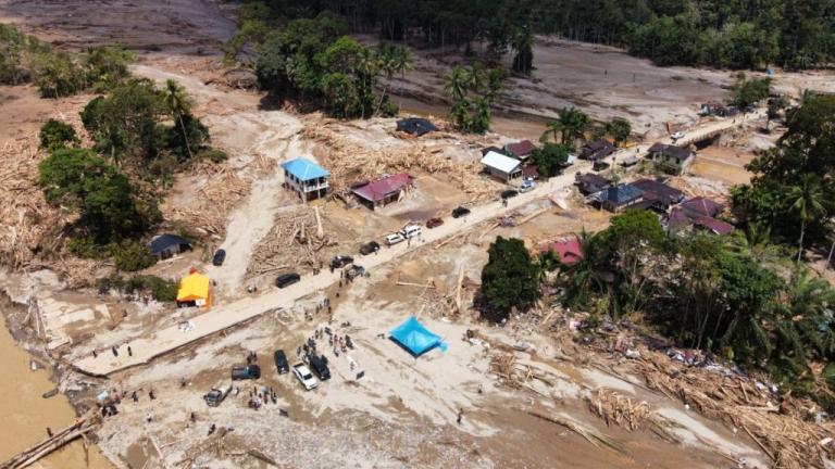 Ινδονησία ΠΛΗΜΜΥΡΕς