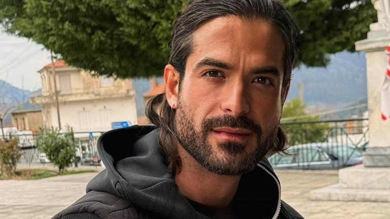 Στον εισαγγελέα ο μουσικός Άρης Μουγκοπέτρος μετά από μήνυση της συζύγου του για απειλή