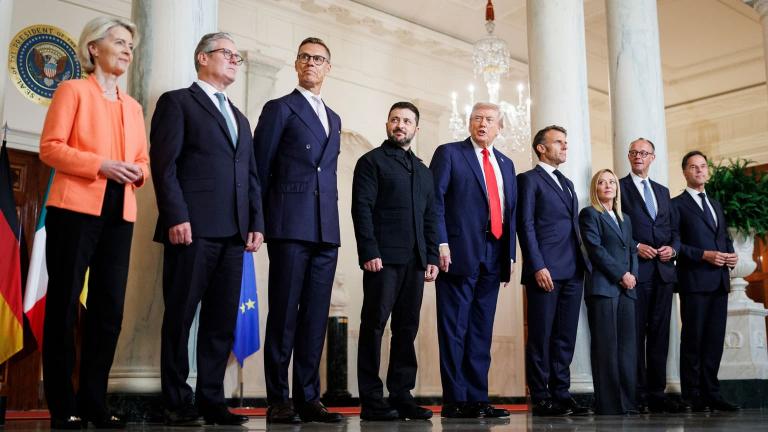 Der Spiegel: Αυξανόμενη δυσπιστία στην Ευρώπη για τις αμερικανικές ειρηνευτικές προσπάθειες στο Κίεβο