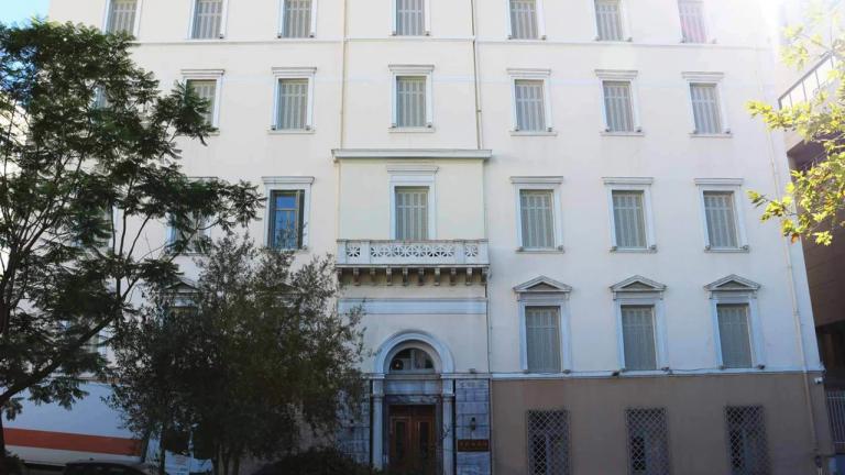 κτηριο του πολεμικου ναυτικου στην πλατεια κλαυθμωνος