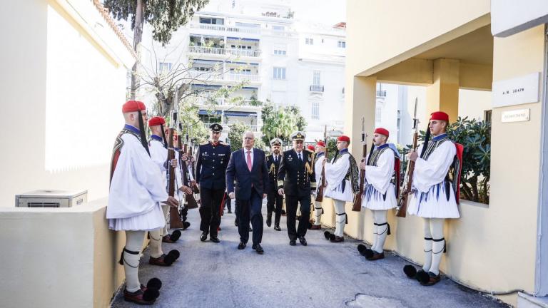 τασουλας και προεδρικη φρουρα