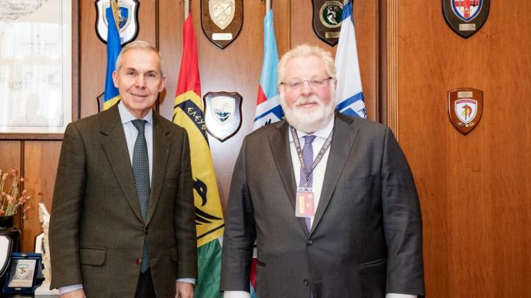 Θ.Δαβάκης: Συνάντηση με την Πανελλήνια Ένωση Φαρμακοβιομηχανίας για την καλύτερη λειτουργία των Στρατιωτικών Νοσοκομείων