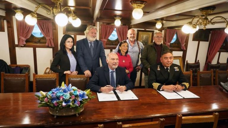 ΓΕΝ – ΕΛΙΝΙΣ: Υπογραφή Μνημονίου Συνεργασίας επί του Πλωτού Ναυτικού Μουσείου Θωρηκτό «Γ.ΑΒΕΡΩΦ»