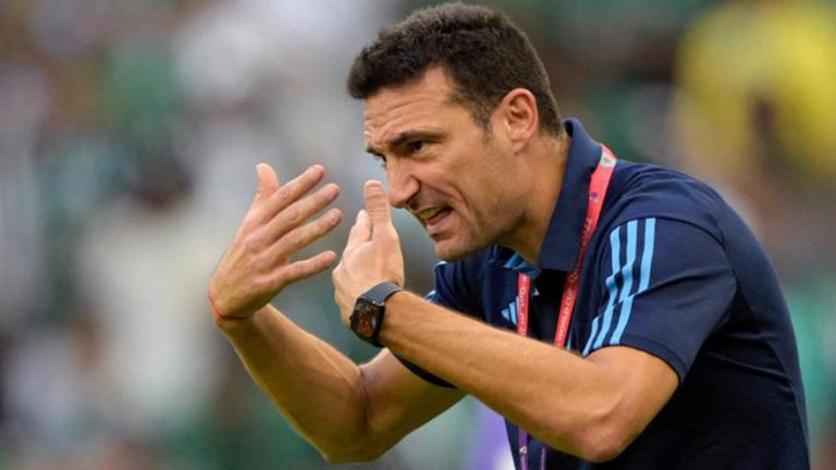 Ο Λιονέλ Σκαλόνι για τον πάγκο της Ρεάλ Μαδρίτης;  Ισπανικό δημοσίευμα αναφέρει πως ο τεχνικός της εθνικής ομάδας της Αργεντινής είναι στο μυαλό του Φλορεντίνο Πέρεθ ο ιδανικός να αναλάβει την ομάδα.  Συγκεκριμένα ο πρόεδρος της «βασίλισσας» θεωρεί πως ο Σκαλόνι με την παρουσία του στην εθνική Αργεντινής έχει δείξει δύο σημαντικά στοιχεία τα οποία είναι απαραίτητα για να κάτσει στον πάγκο της Ρεάλ.  Αρχικά, έχει αποδείξει πως έχει γνώσεις και ικανότητες για να κοουτσάρει μια ομάδα με απαιτήσεις αλλά και να 