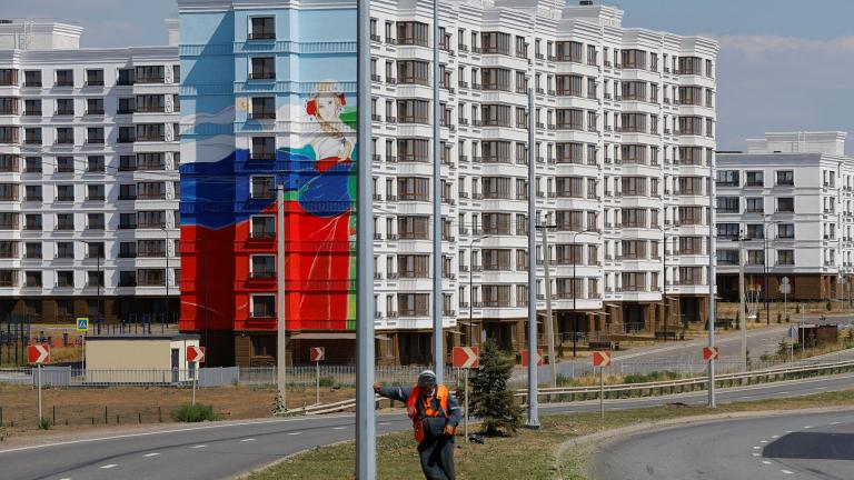 ανοικοδομηση μαριουπολης από τους ρωσος