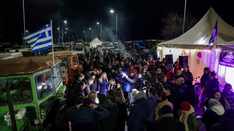 Οι αγρότες υποδέχθηκαν το 2026 στα μπλόκα – Κρίσιμη σύσκεψη στα Μάλγαρα την Κυριακή