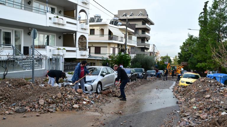 ανω γλυφαδα καταστροφες
