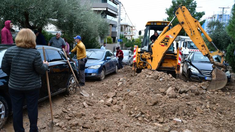 ανω γλυφαδα καταστροφες