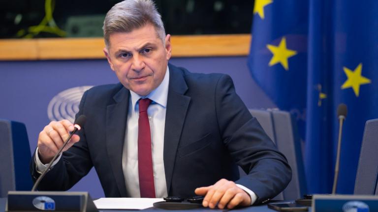 φαραντουρης