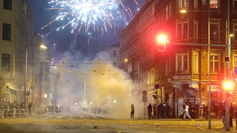 Γερμανία: Δύο 18χρονοι νεκροί και δεκάδες ακρωτηριασμοί από ρίψη πυροτεχνημάτων