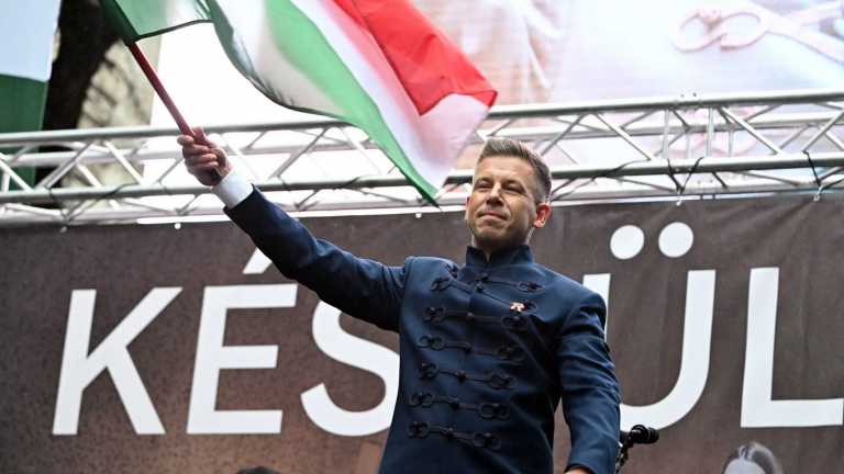 Ουγγαρία: Προβάδισμα, στην πρόθεση ψήφου, για το κεντροδεξιό κόμμα της αντιπολίτευσης