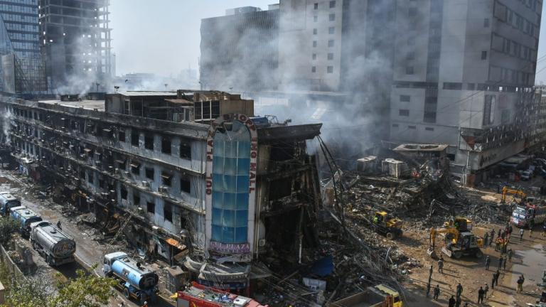 φωτια σε εμπορικο στο Πακιστάν