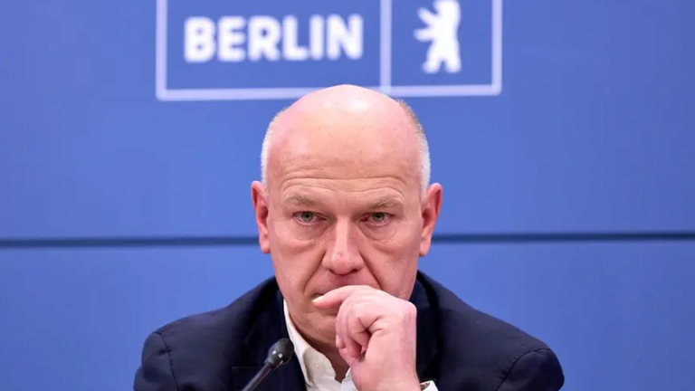 Βερολίνο: Οργή για τον δήμαρχο που έπαιζε τένις ενώ η πόλη ήταν βυθισμένη σε μπλακ-άουτ