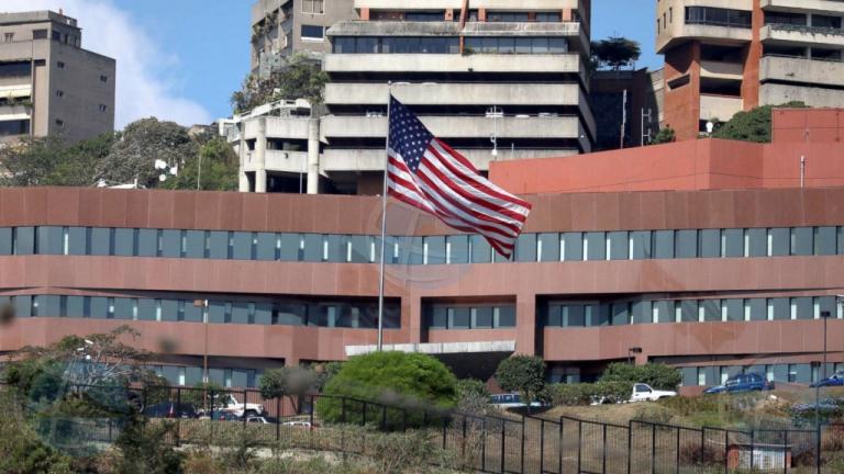 ΗΠΑ: Η κυβέρνηση εξετάζει το ενδεχόμενο επαναλειτουργίας της πρεσβείας στο Καράκας