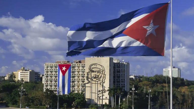 Κούβα: «Βάρβαρη πράξη επίθεσης» οι εκβιασμοί των ΗΠΑ για νέο πετρελαϊκό εμπάργκο