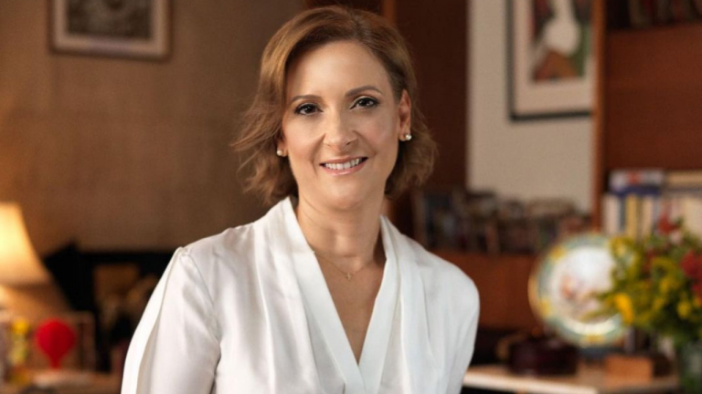  Φιλίππα Καρσερά