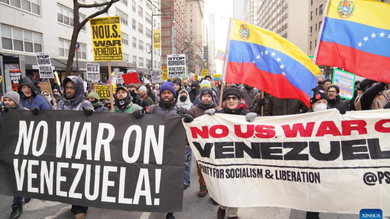 Δημοσκόπηση Reuters: Διχασμένη η αμερικανική κοινή γνώμη για την επέμβαση στη Βενεζουέλα