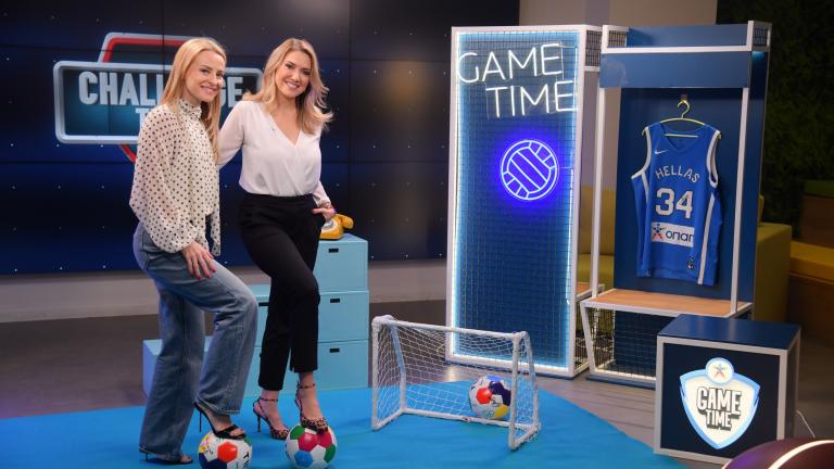 Η Έλενα Παπαβασιλείου βάζει γκολ στο ΟΠΑΠ Game Time με κλειστά μάτια 