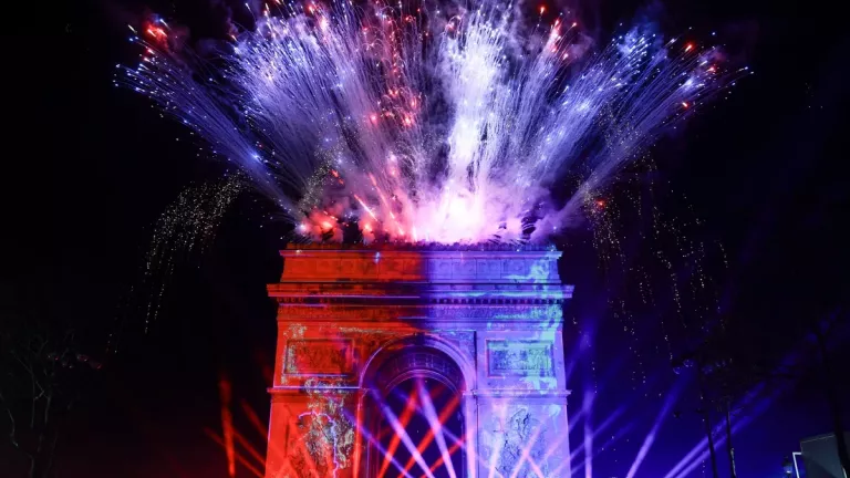 Πρωτοχρονιά 2026: Με εντυπωσιακούς εορτασμούς ο πλανήτης υποδέχθηκε το νέο έτος