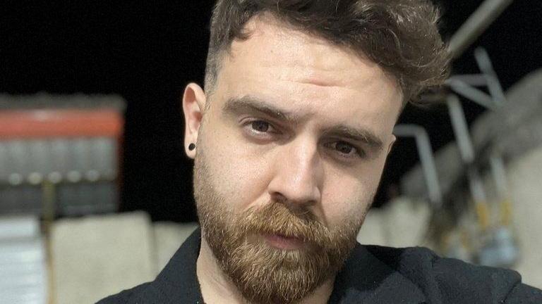 Ιράν: Η οικογένειά του Ερφάν Σολτανί τον επισκέφθηκε στη φυλακή