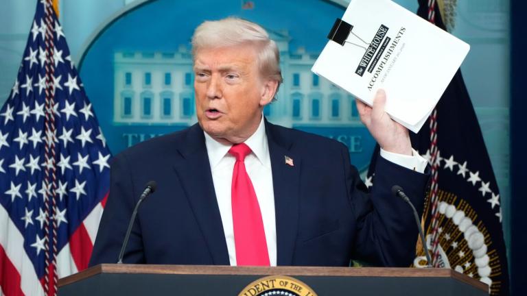 Τραμπ: «Θα μάθετε πόσο μακριά μπορώ να φτάσω για τη Γροιλανδία» — Τι είπε για ΝΑΤΟ, Βενεζουέλα και οικονομία