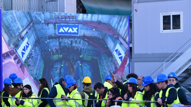 Γραμμή 4 του Μετρό: Η άφιξη του μετροπόντικα «Αθηνά» στο φρέαρ του Ευαγγελισμού