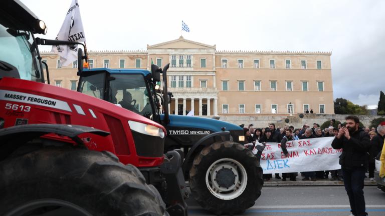 αγροτες συνταγμα