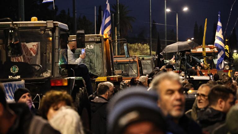 αγροτες συνταγμα