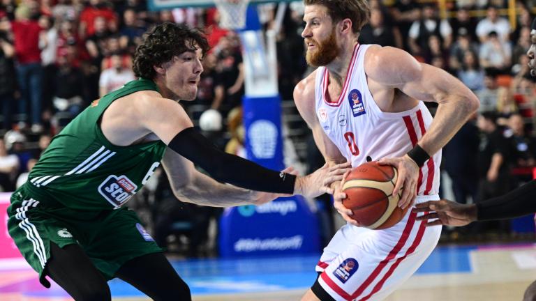 10-14 με γκολ φάουλ του Γκραντ από το αγαπημένο του σημείο.