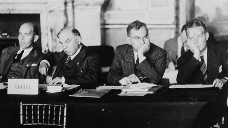 10 Φεβρουαρίου 1947: Υπογράφηκε στο Παρίσι η Συνθήκη Ειρήνης με την Ιταλία, βάσει της οποίας τα Δωδεκάνησα αποδίδονταν στην Ελλάδα