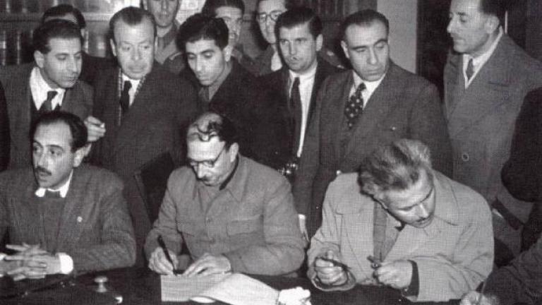 12 Φεβρουαρίου 1945: Υπογράφτηκε η Συμφωνία της Βάρκιζας, με την οποία λήγει τυπικώς η Μάχη των Αθηνών (4 Δεκεμβρίου 1944) 