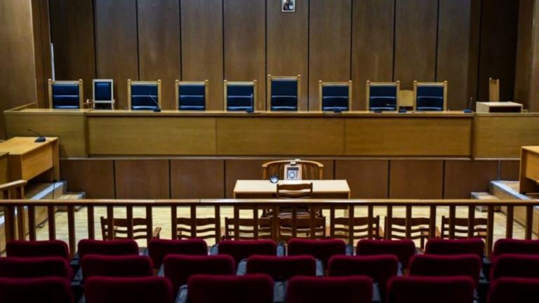 αιθουσα δικαστηριου