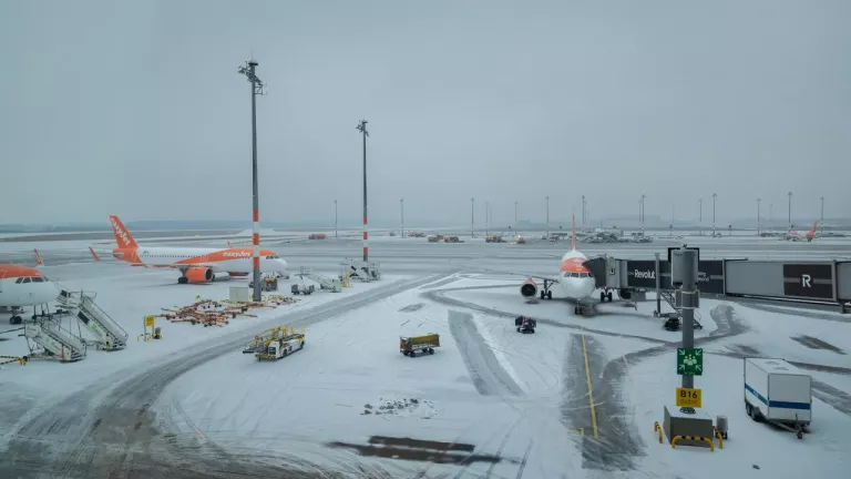 Γερμανία: Έκλεισε το αεροδρόμιο του Βερολίνου εξαιτίας σφοδρής κακοκαιρίας