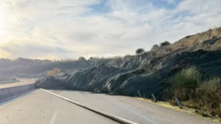 ιονια κατολισθηση