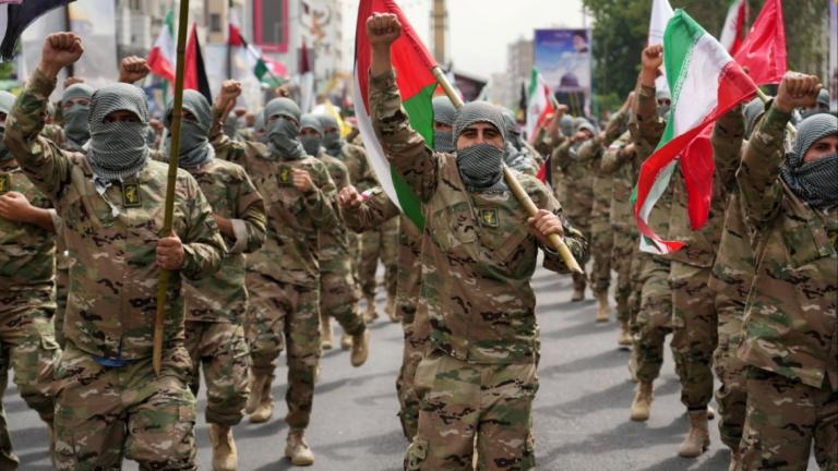 φρουροι της επαναστασης