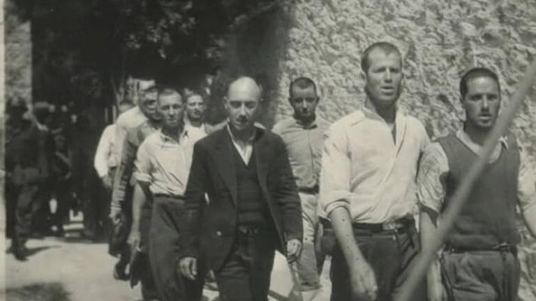 ΚΚΕ: Να αποκτηθούν από το κράτος τα ιστορικά φωτογραφικά ντοκουμέντα με τους 200 της Καισαριανής