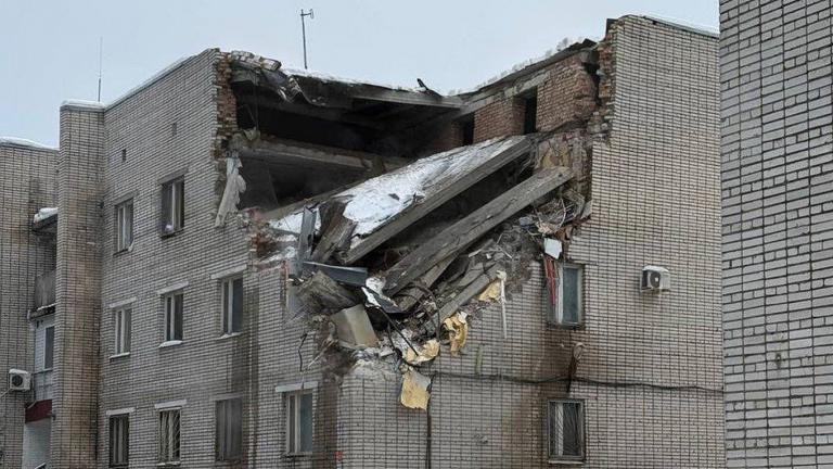 Ρωσία: Έρευνα για αμέλεια μετά την κατάρρευση κτηρίου σε στρατιωτική βάση κοντά στην Αγία Πετρούπολη