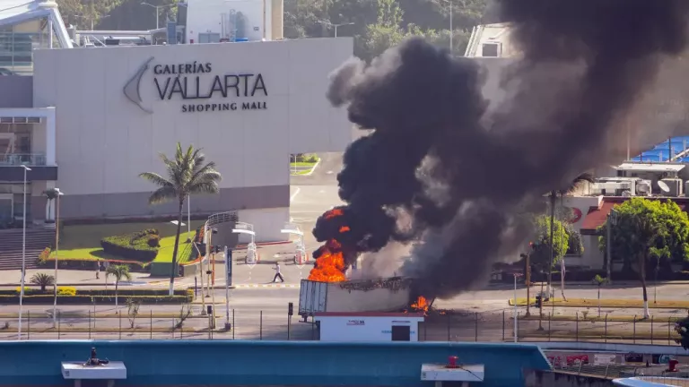 Χάος στο Μεξικό μετά τον θάνατο του «Ελ Μέντσο»: Ακυρώσεις πτήσεων και εγκλωβισμένοι τουρίστες