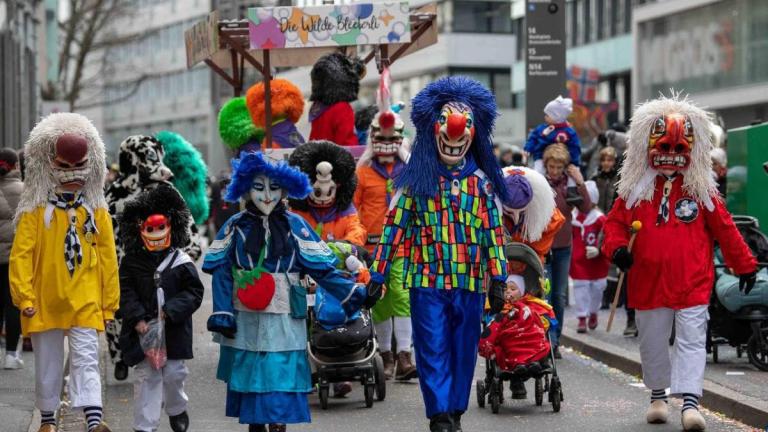 Έκρηξη σε καρναβαλικό άρμα στο καντόνι Βαλέ της Ελβετίας – 11 τραυματίες