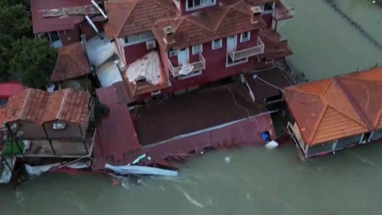 Τουρκία: Σφοδρές πλημμύρες στην επαρχία της Αττάλειας μετά την υπερχείλιση του ποταμού Ντιμ