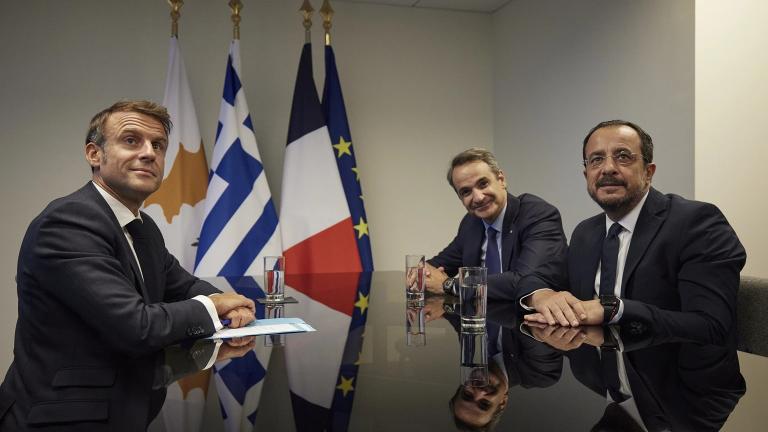 μακρον, χριστοδουλιδης και μητσοτακης