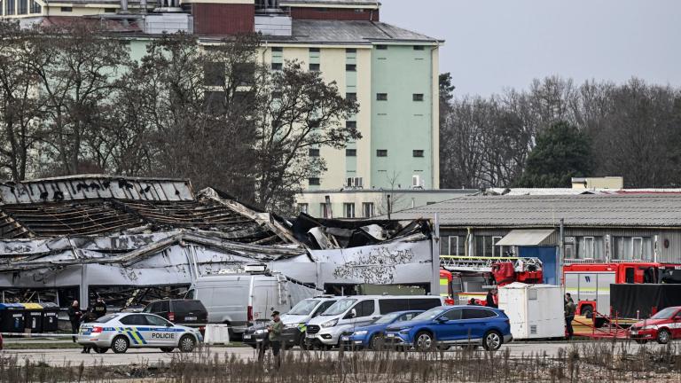 Τσεχία: Θρίλερ με εμπρησμό σε οπλική βιομηχανία