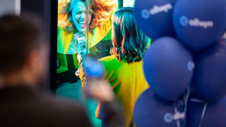 Instant Win από την Allwyn: Κέρδη μέχρι 500 ευρώ στη στιγμή σε χιλιάδες τυχερούς με δωρεάν συμμετοχή στα καταστήματα Allwyn