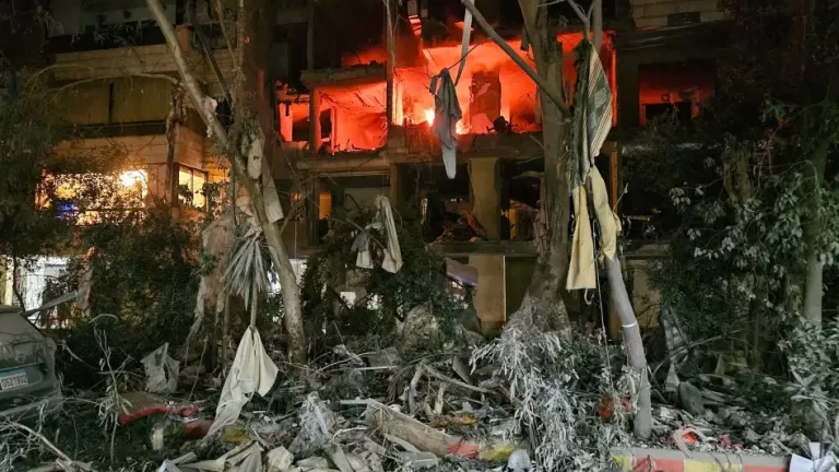 Λίβανος: Ο ισραηλινός στρατός χτύπησε την «τράπεζα» της Χεζμπολάχ στον Λίβανο - Δεκάδες νεκροί και τραυματίες