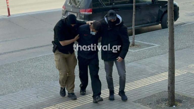 Θεσσαλονίκη: Προθεσμία για την Τρίτη έλαβε ο 23χρονος που κατηγορείται για τη δολοφονία του 20χρονου στην Καλαμαριά