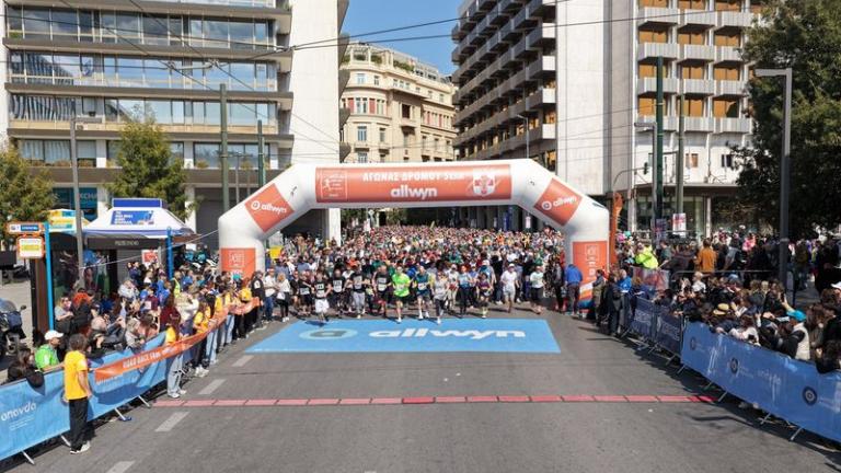 Όλη η πόλη μια γιορτή με περισσότερες από 30.000 συμμετοχές στον Ημιμαραθώνιο της Αθήνας (video) 