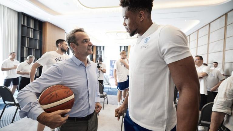 μητσοτακης και ατεντοκουμπο