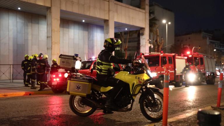 Προσήχθη άνδρας που απειλούσε να ανατιναχθεί έξω από τη ΓΑΔΑ